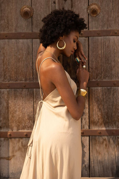 Juno Halterneck Maxi Jurk - Beige